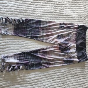 Onzie Black and Purple Capri Leggings